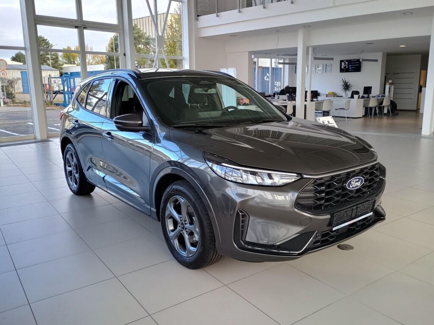 OJ51000006_15.webp_Kuga ST-LINE 1,5 EcoBoost 137 kW