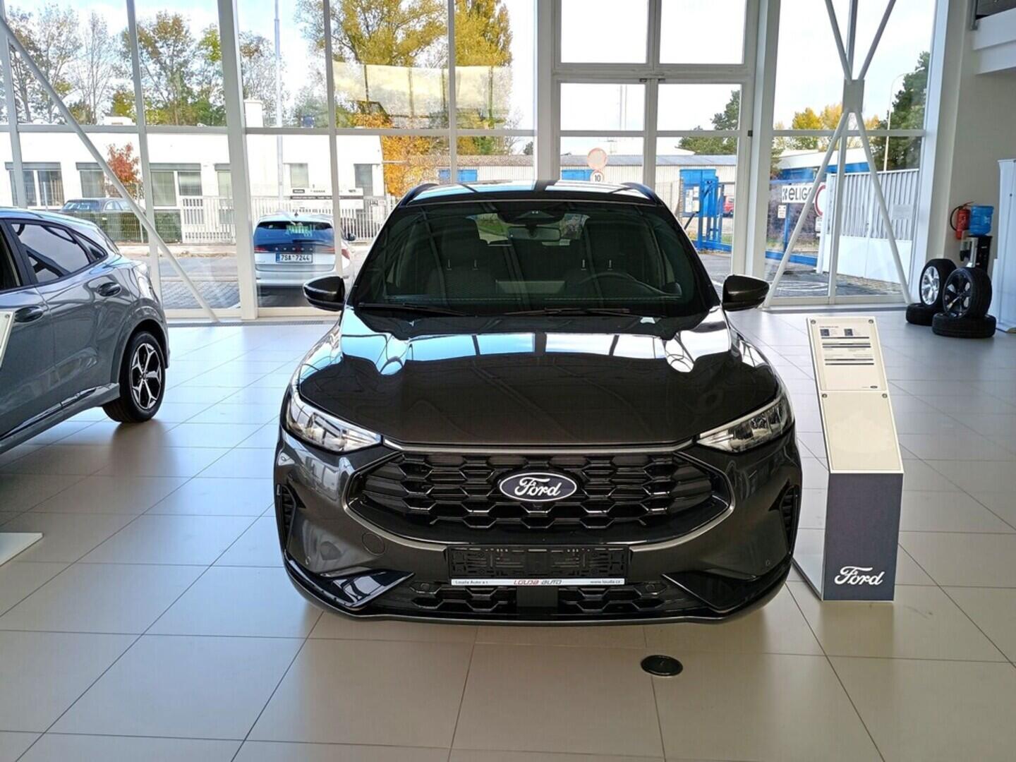 OJ51000006_16.webp_Kuga ST-LINE 1,5 EcoBoost 137 kW