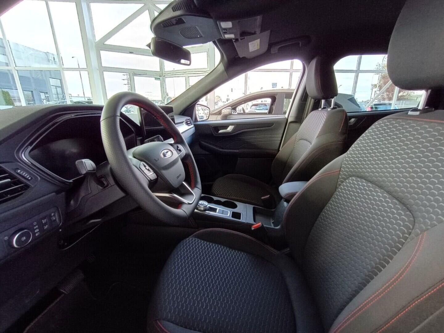 OJ51000006_17.webp_Kuga ST-LINE 1,5 EcoBoost 137 kW