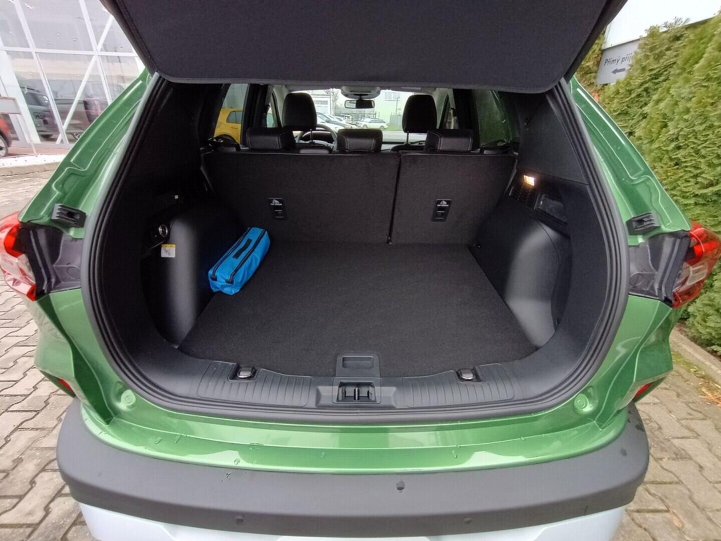 OJ51000008_19.webp_Kuga  2,5 Duratec Hybrid (HEV) 134 kW