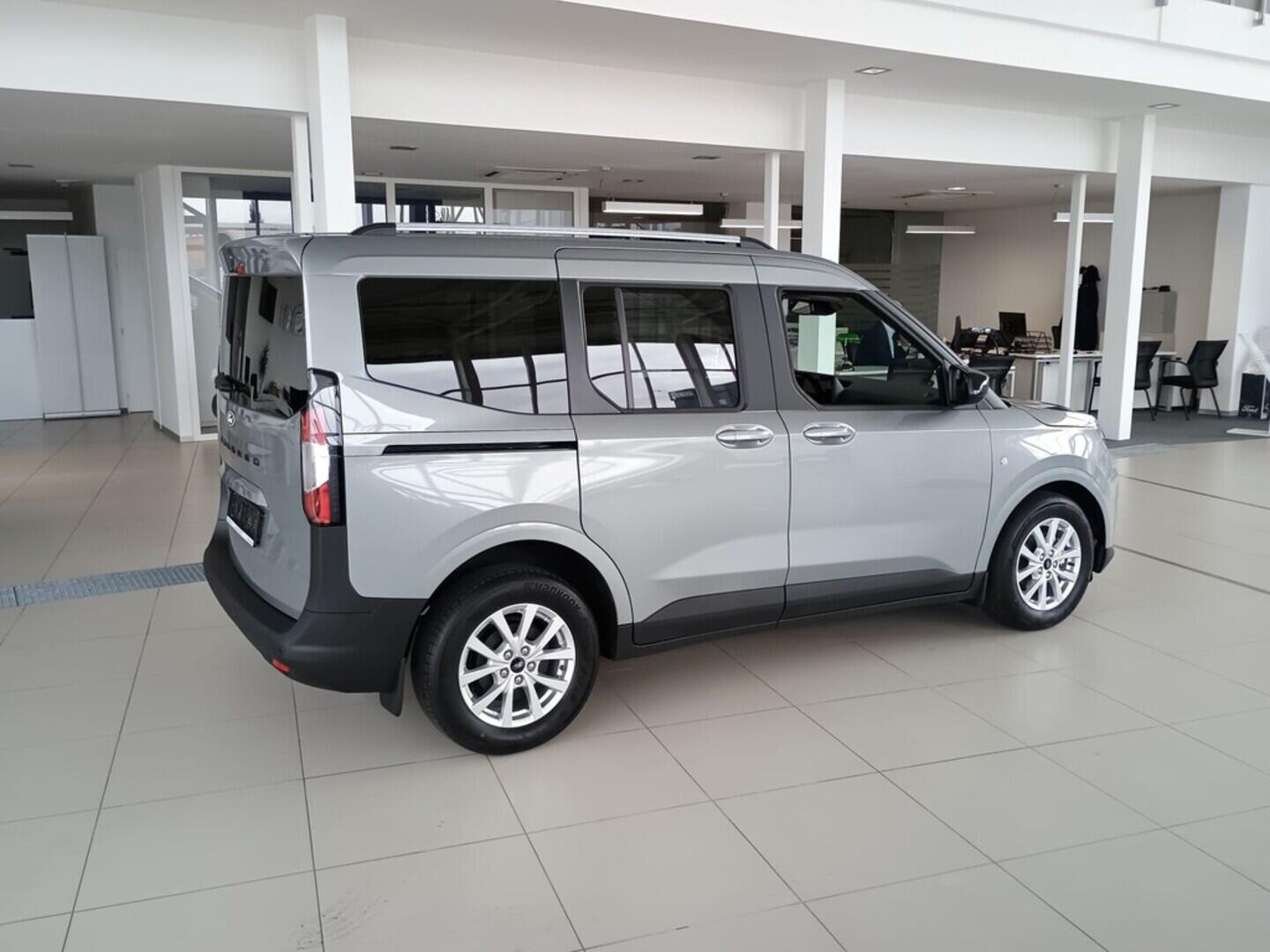 OJ51000010_14.webp_Tourneo Courier V769 Tourneo 1,0 EcoBoost 92 kW