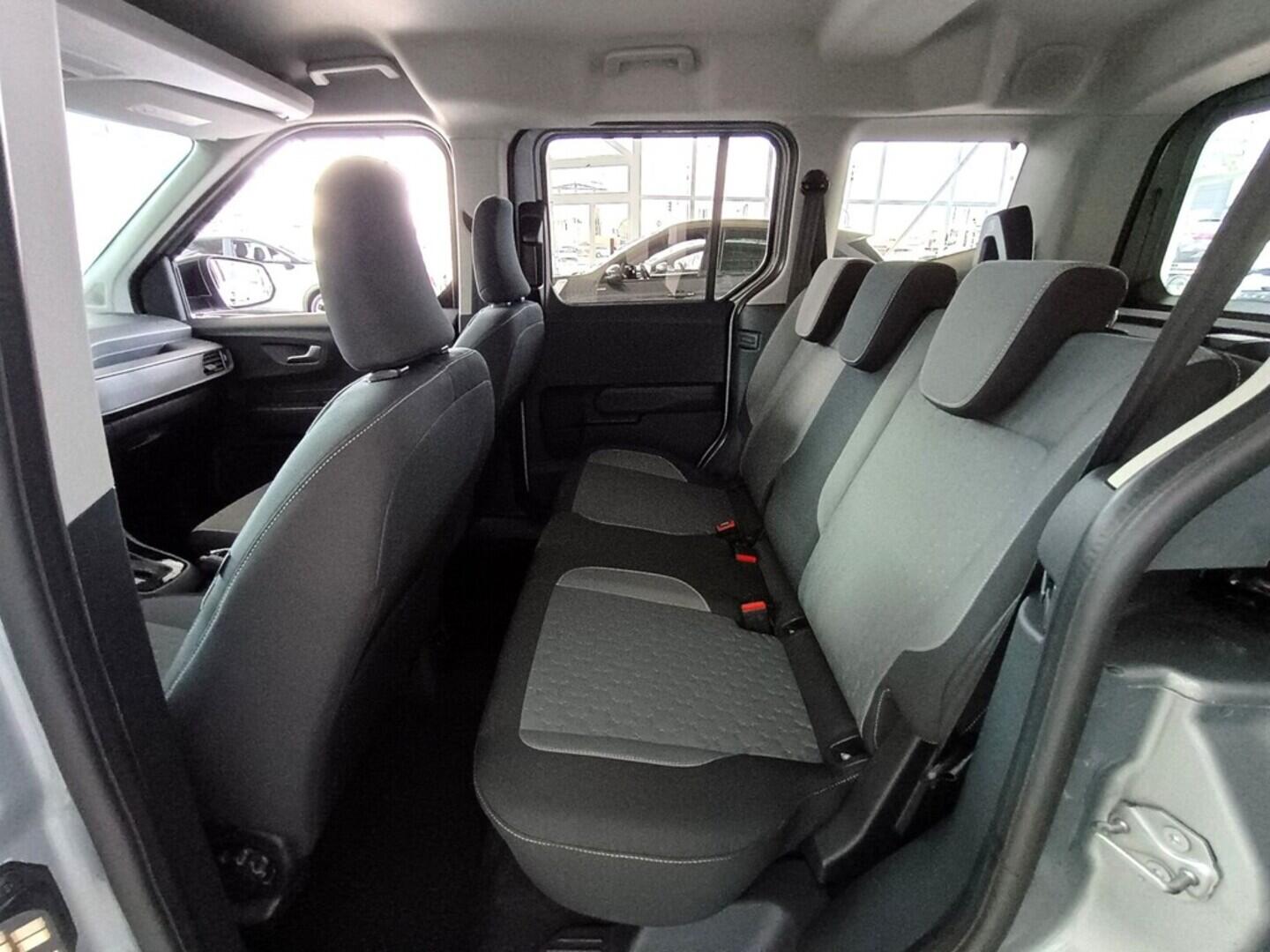 OJ51000010_22.webp_Tourneo Courier V769 Tourneo 1,0 EcoBoost 92 kW