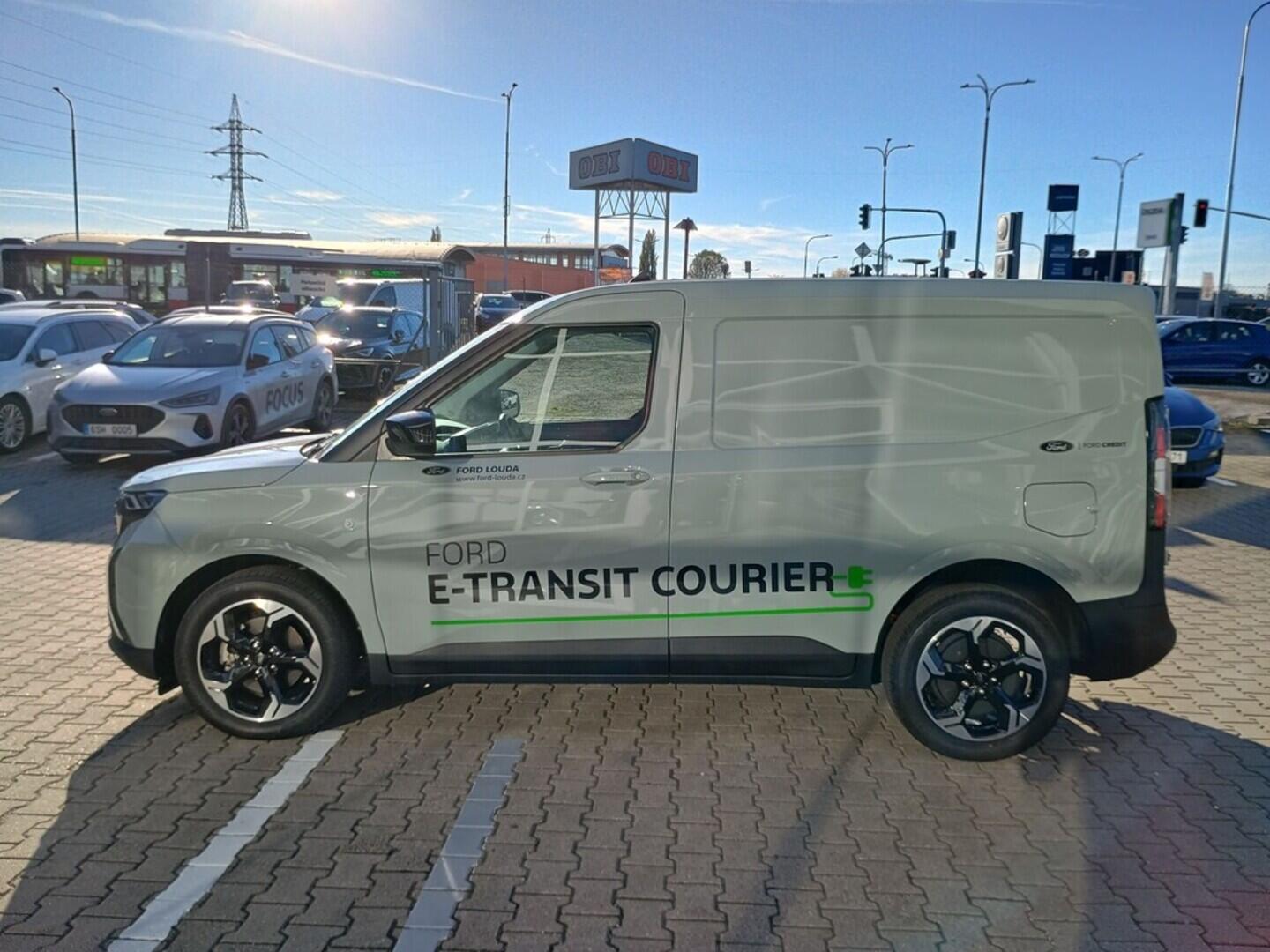 OJ51000011_15.webp_Transit Courier V769 Van 43 kWh,0 Elektromotor 100 kW