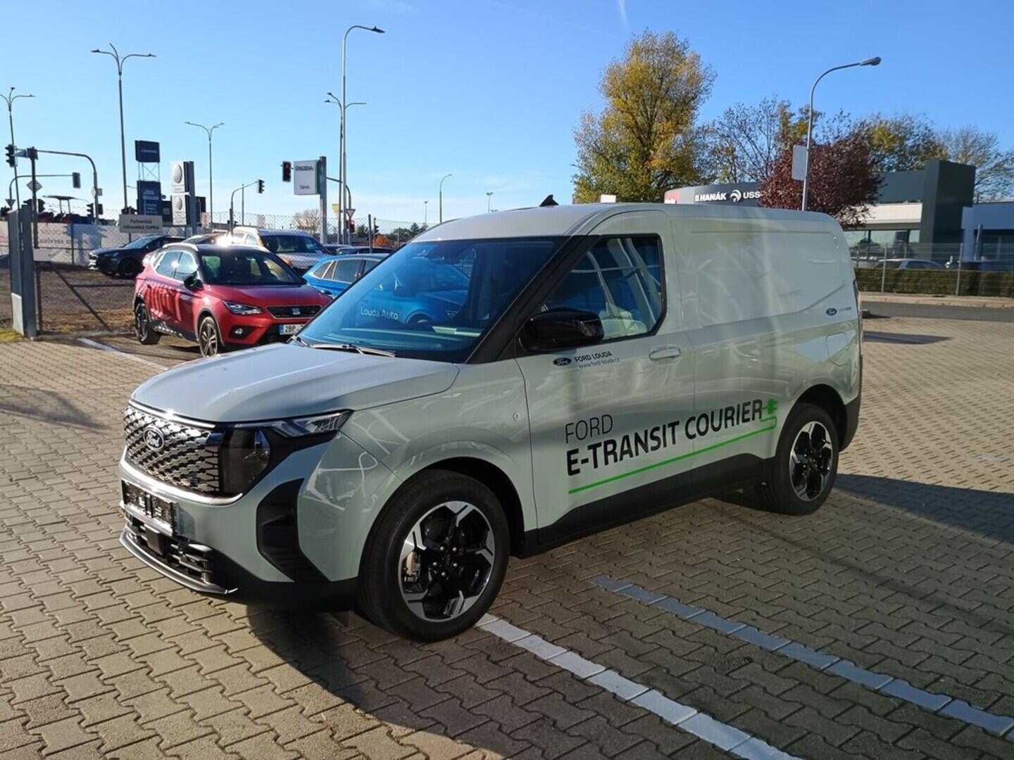 OJ51000011_16.webp_Transit Courier V769 Van 43 kWh,0 Elektromotor 100 kW