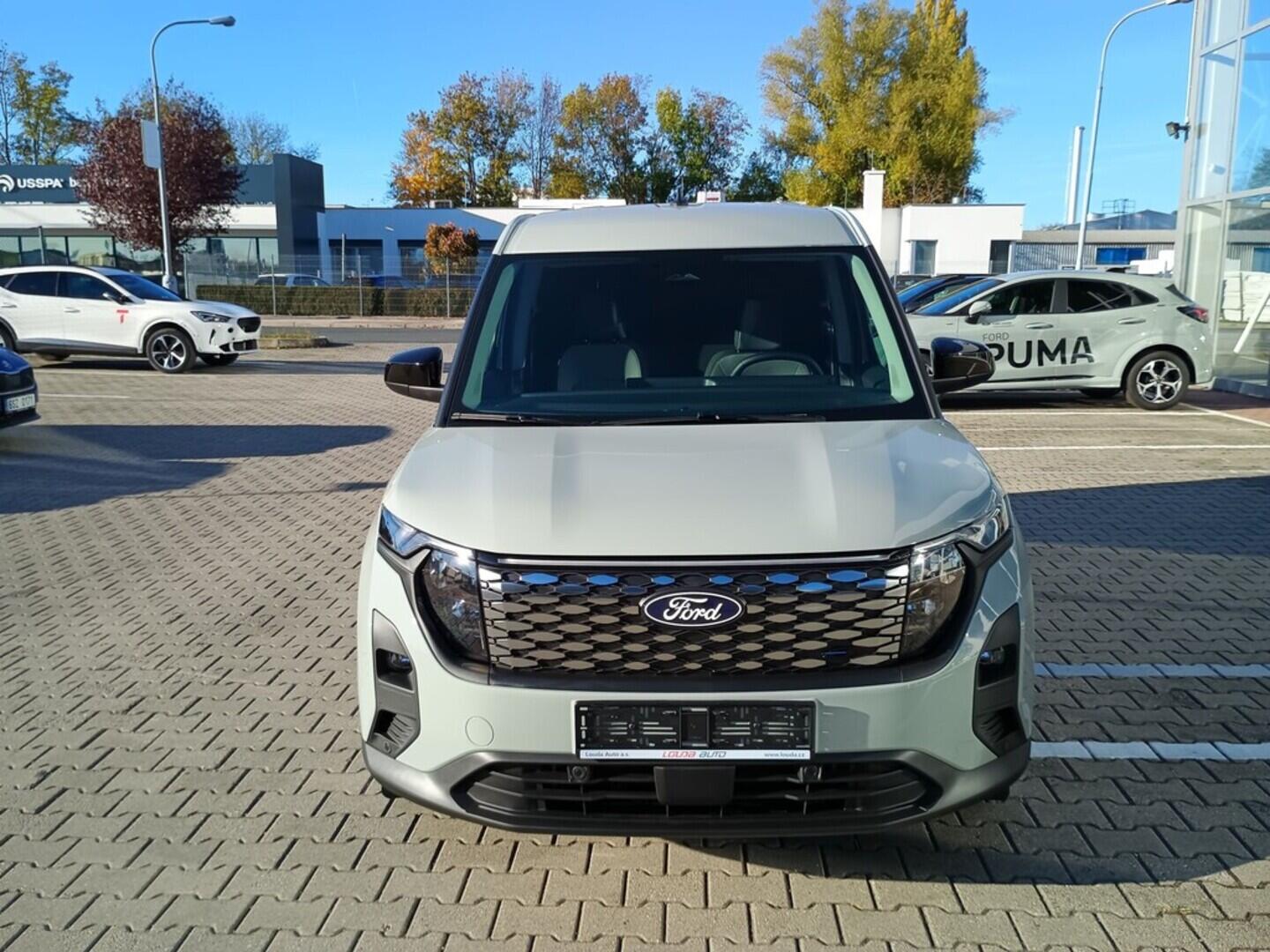 OJ51000011_17.webp_Transit Courier V769 Van 43 kWh,0 Elektromotor 100 kW