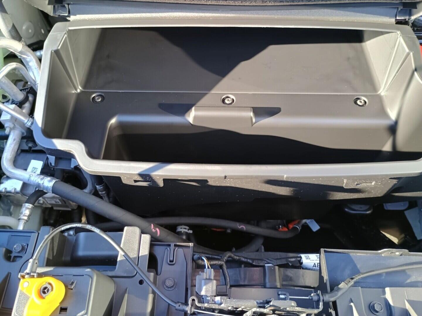 OJ51000011_21.webp_Transit Courier V769 Van 43 kWh,0 Elektromotor 100 kW