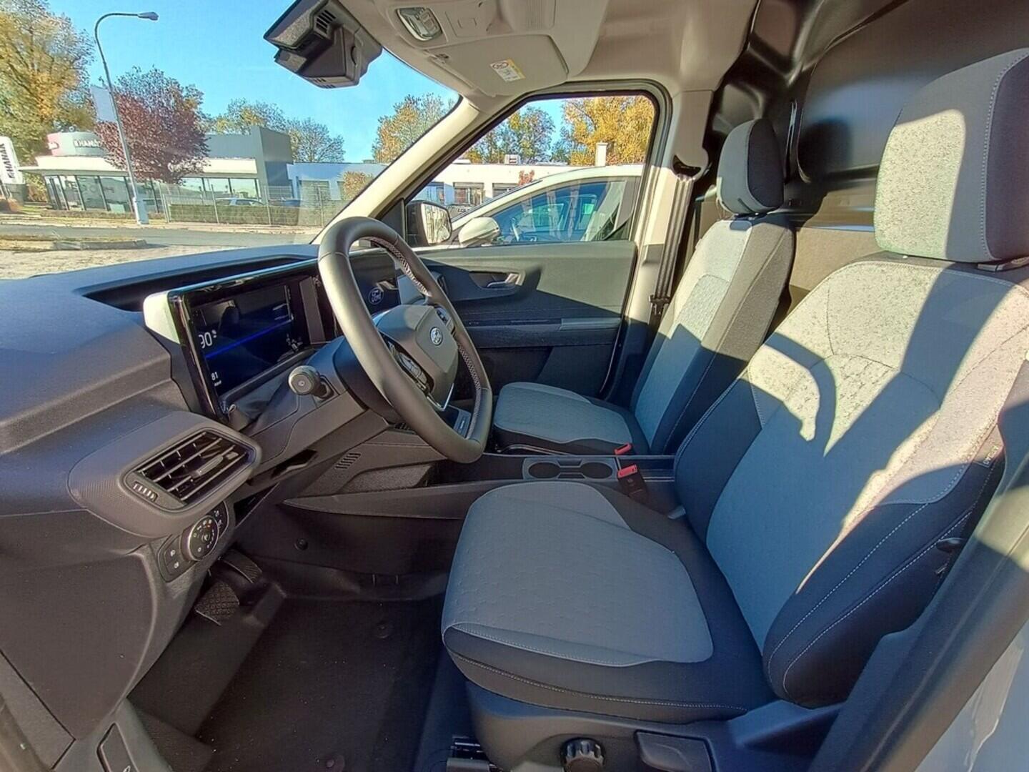 OJ51000011_22.webp_Transit Courier V769 Van 43 kWh,0 Elektromotor 100 kW