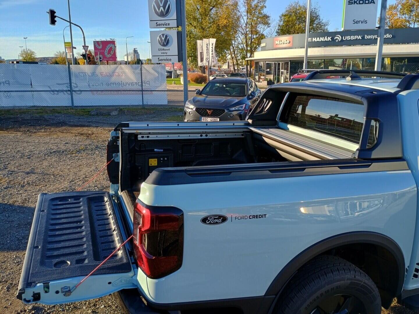 OJ51000013_24.webp_Ranger Double Cab 2,3 EcoBoost Hybrid (PHEV) 205 kW