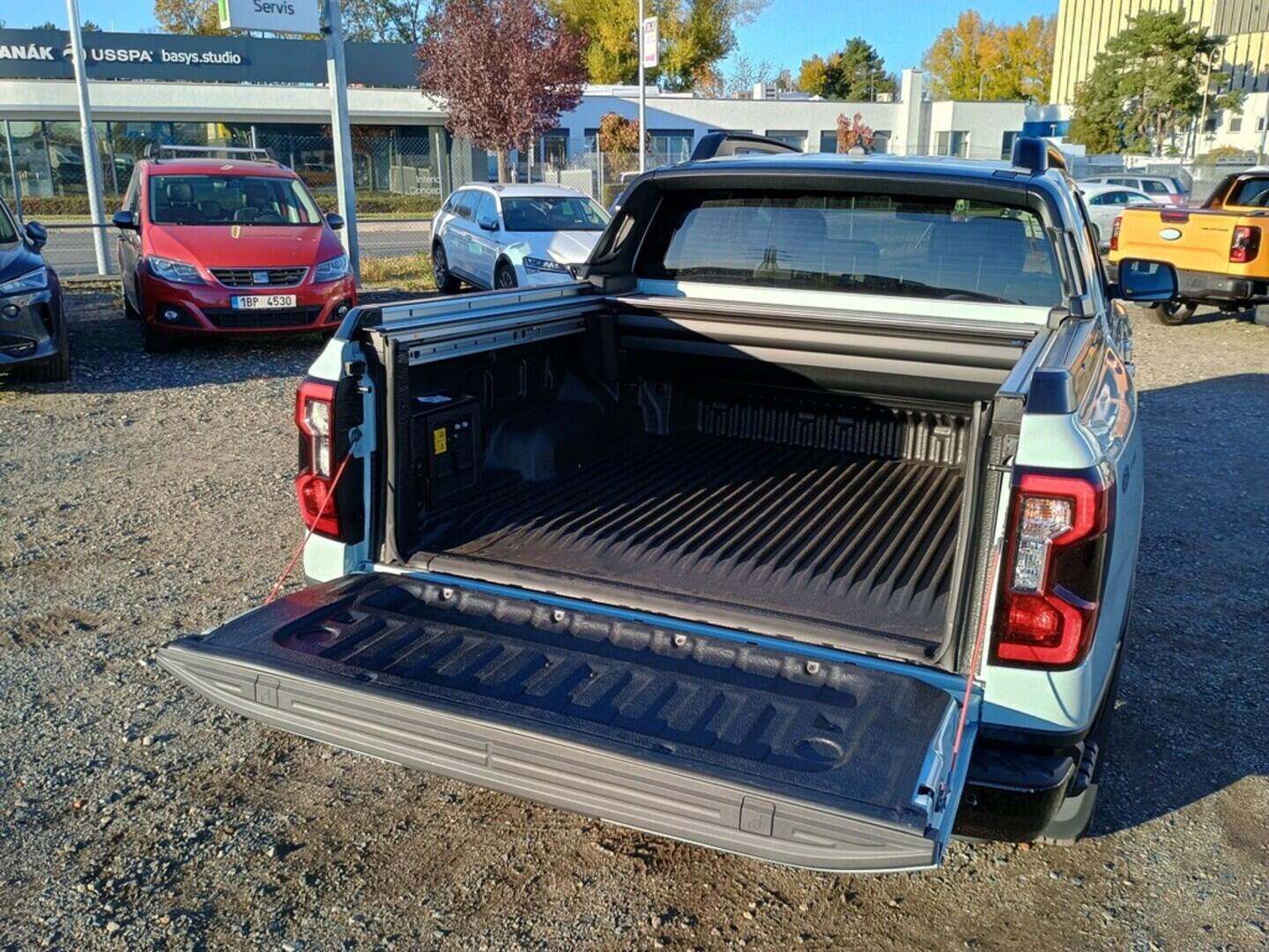 OJ51000013_25.webp_Ranger Double Cab 2,3 EcoBoost Hybrid (PHEV) 205 kW