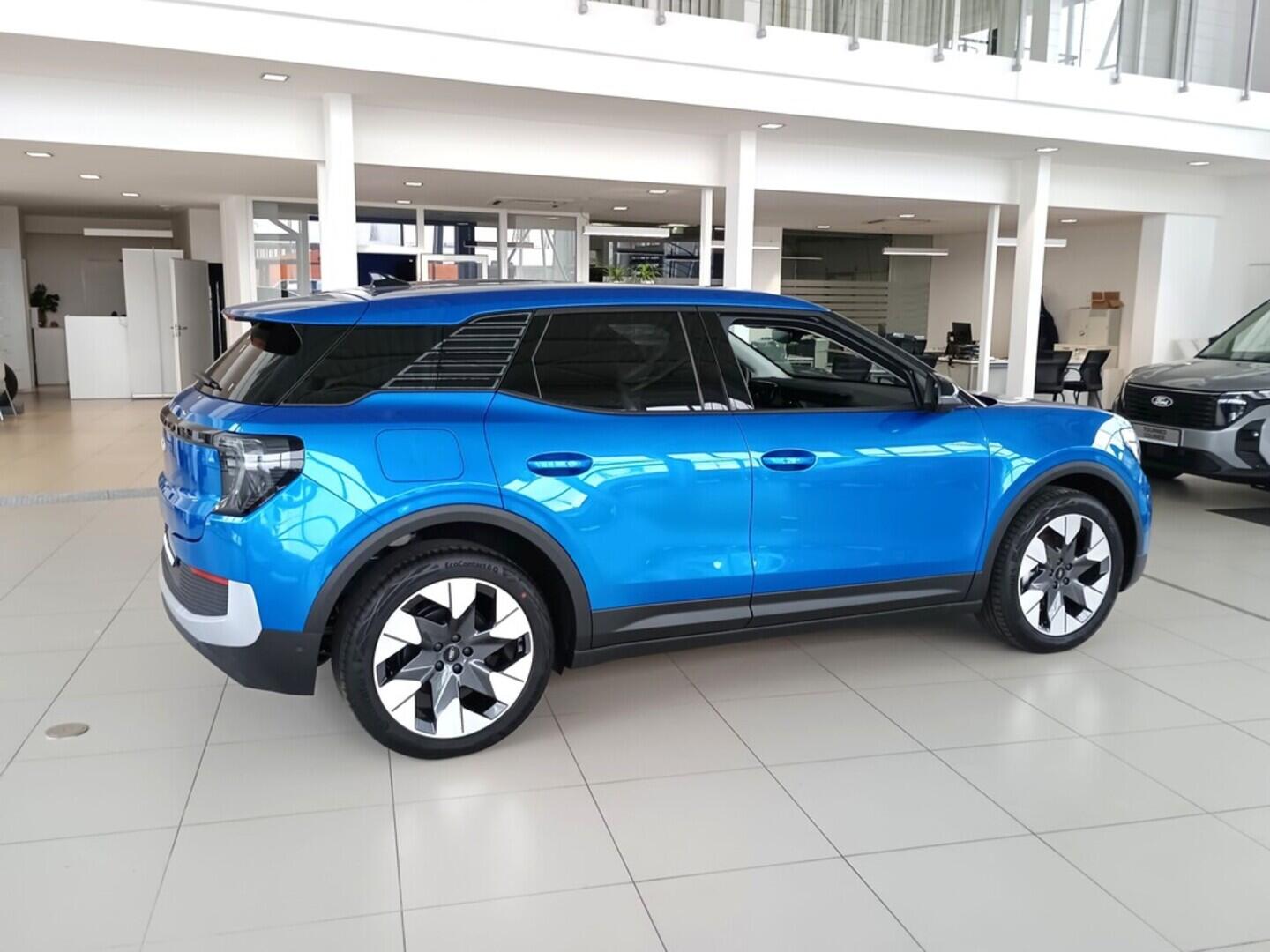 OJ51000019_13.webp_Elektrický Explorer AWD 79 kWh,0 PRODLOUŽENÝ DOJEZD 250 kW