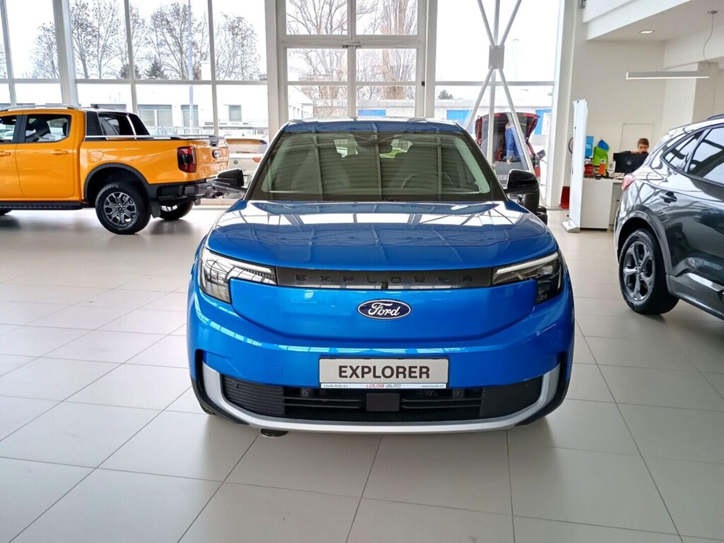 OJ51000019_16.webp_Elektrický Explorer AWD 79 kWh,0 PRODLOUŽENÝ DOJEZD 250 kW