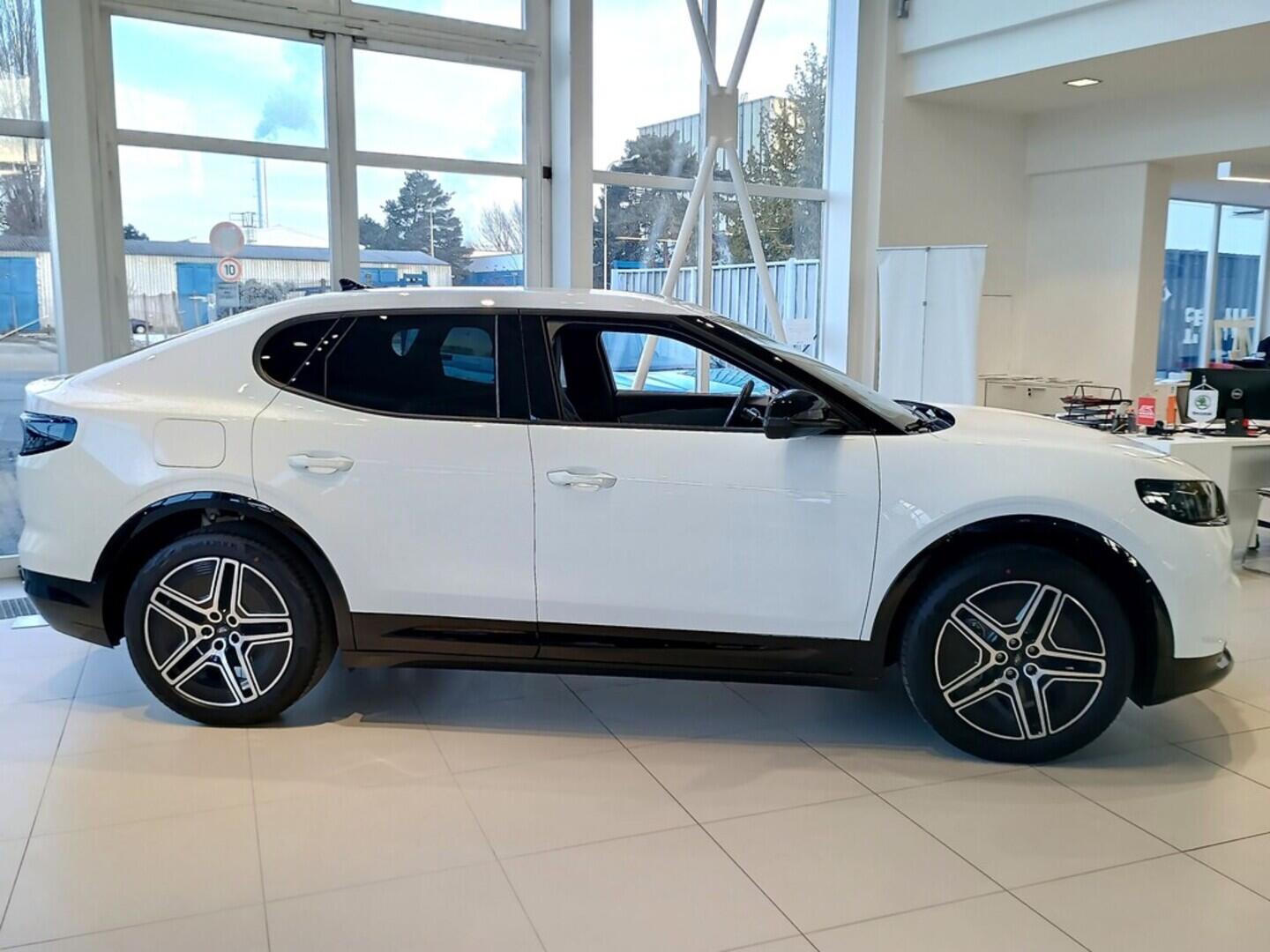 OJ51000056_12.webp_Elektrické Capri 5D 77 kWh,0 PRODLOUŽENÝ DOJEZD 210 kW