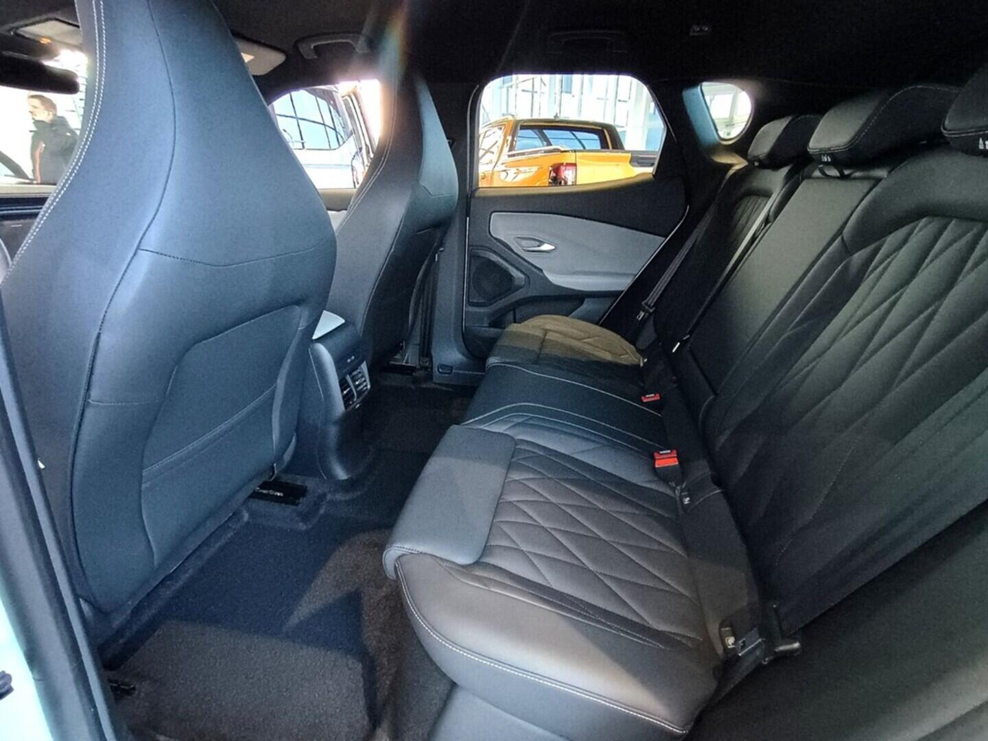 OJ51000056_18.webp_Elektrické Capri 5D 77 kWh,0 PRODLOUŽENÝ DOJEZD 210 kW