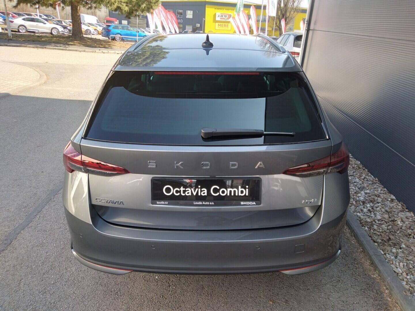 OM11001569_12.webp_Octavia Combi Top Selection 2,0 TDI 110 kW