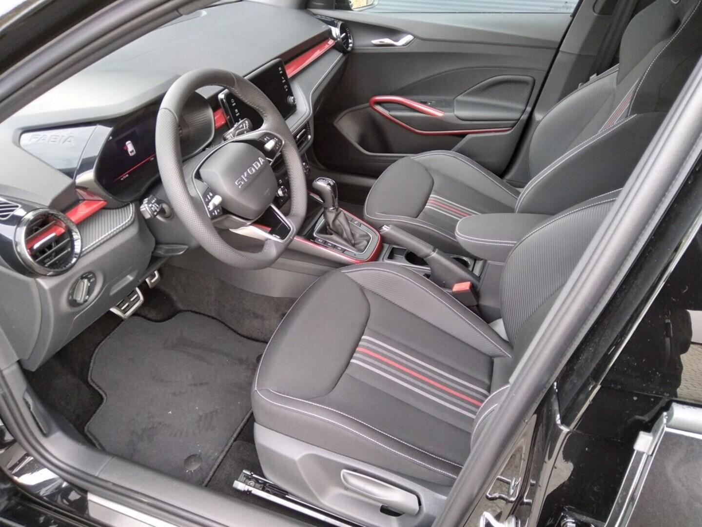 OM11001620_15.webp_Fabia Monte Carlo 1.0 TSI 85 kW