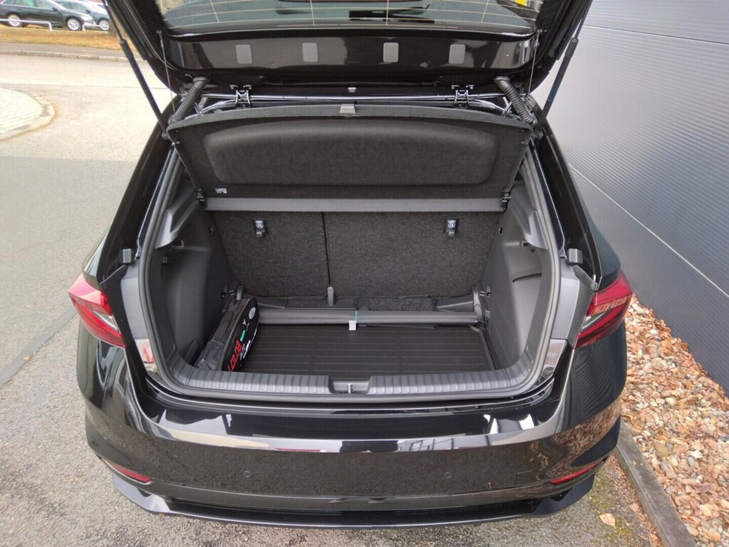 OM11001620_17.webp_Fabia Monte Carlo 1.0 TSI 85 kW