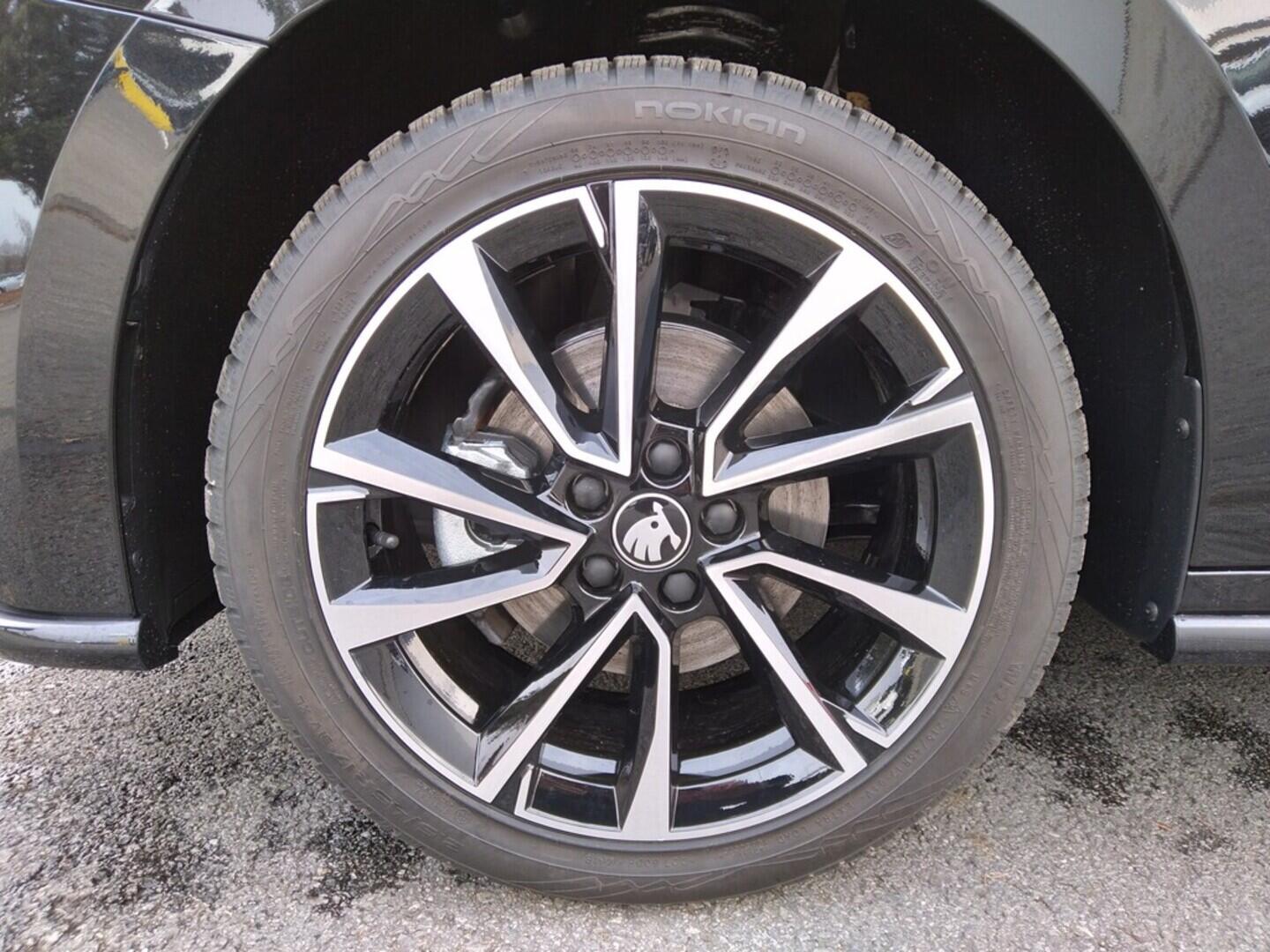 OM11001620_18.webp_Fabia Monte Carlo 1.0 TSI 85 kW