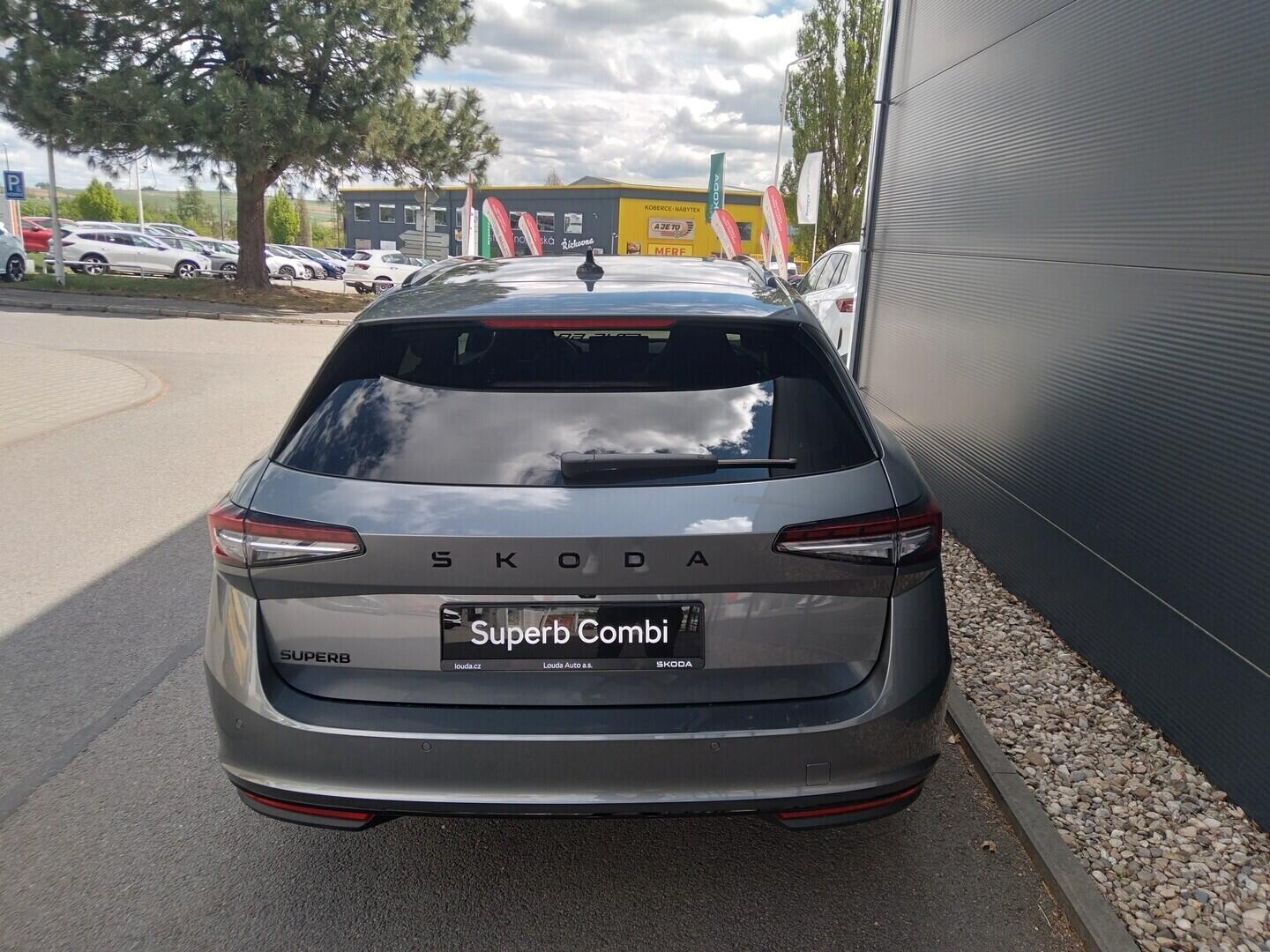 OM11001824_12.webp_Superb Combi Sportline 2,0 TDI 110 kW