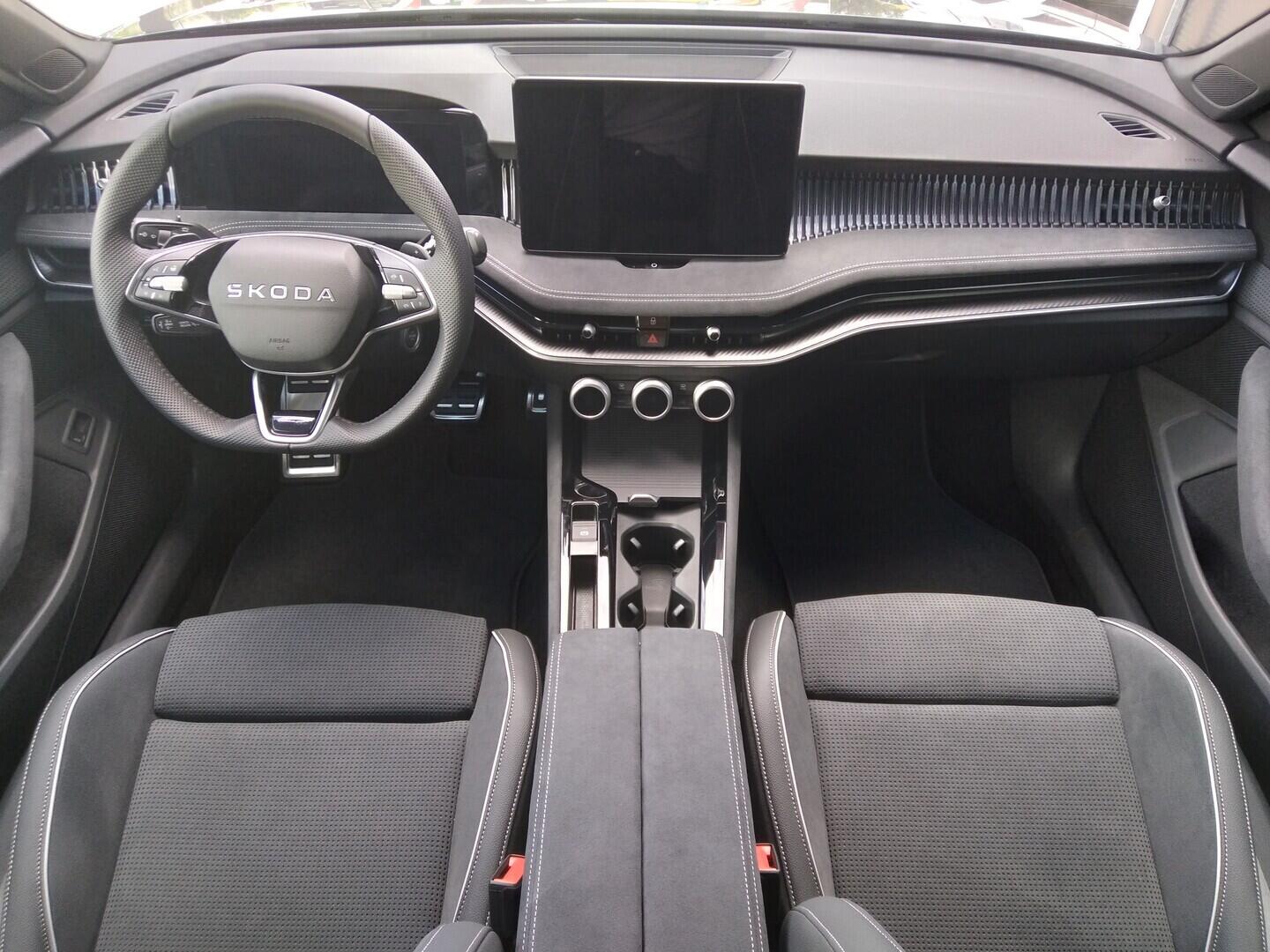 OM11001824_14.webp_Superb Combi Sportline 2,0 TDI 110 kW