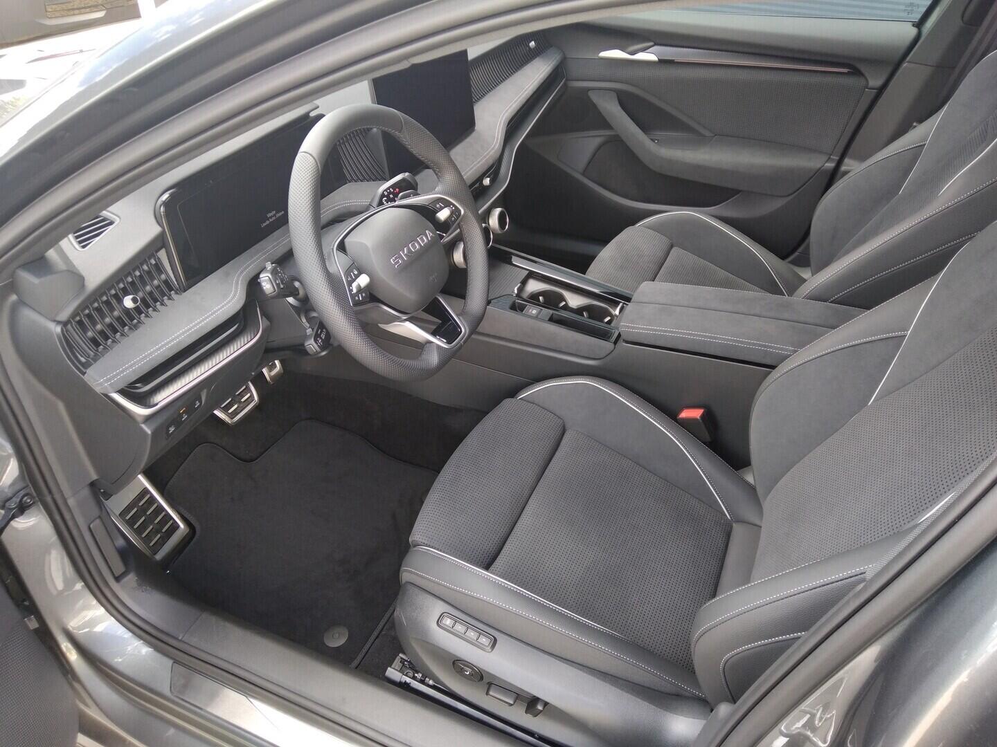 OM11001824_15.webp_Superb Combi Sportline 2,0 TDI 110 kW