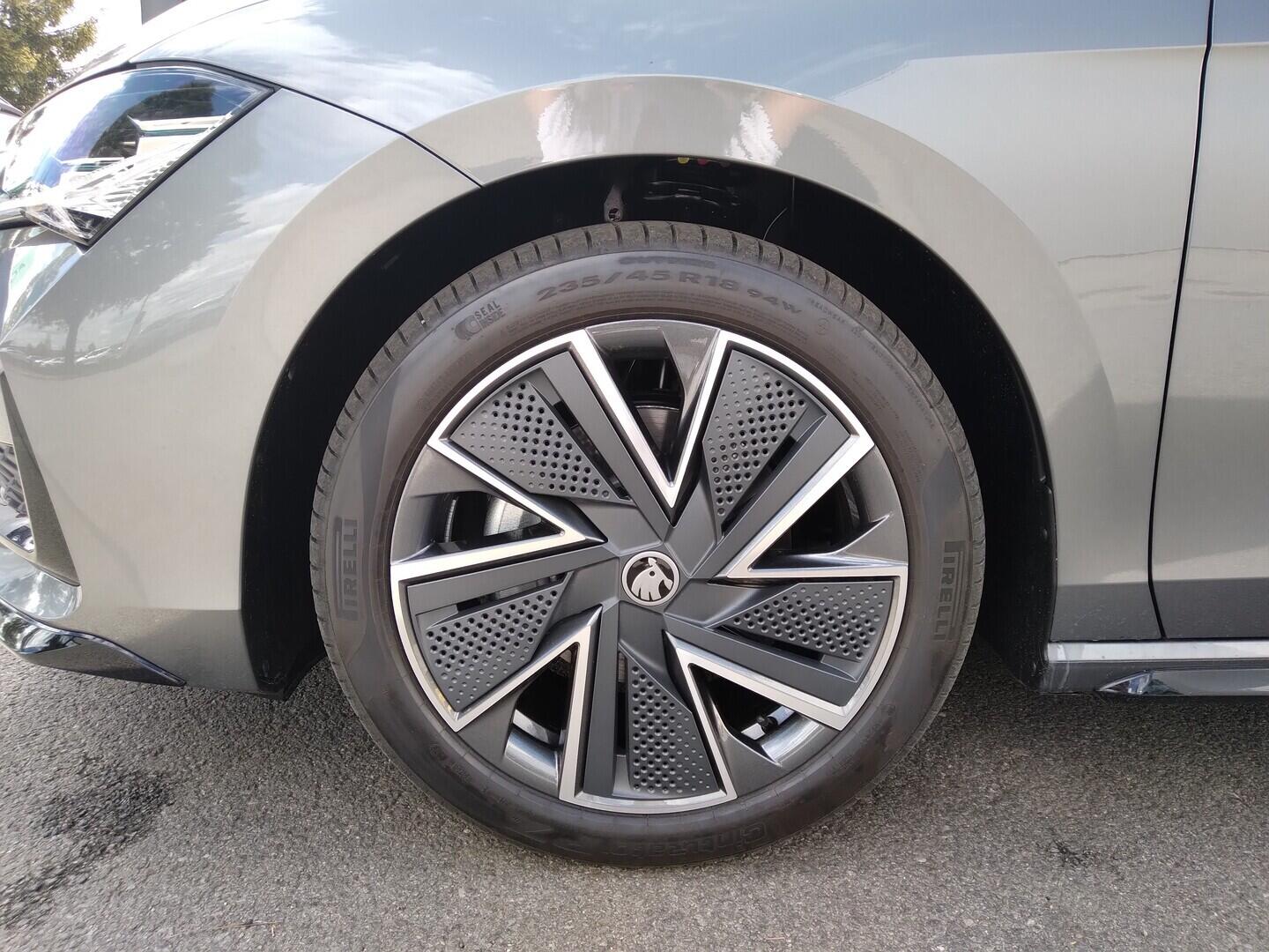 OM11001824_18.webp_Superb Combi Sportline 2,0 TDI 110 kW