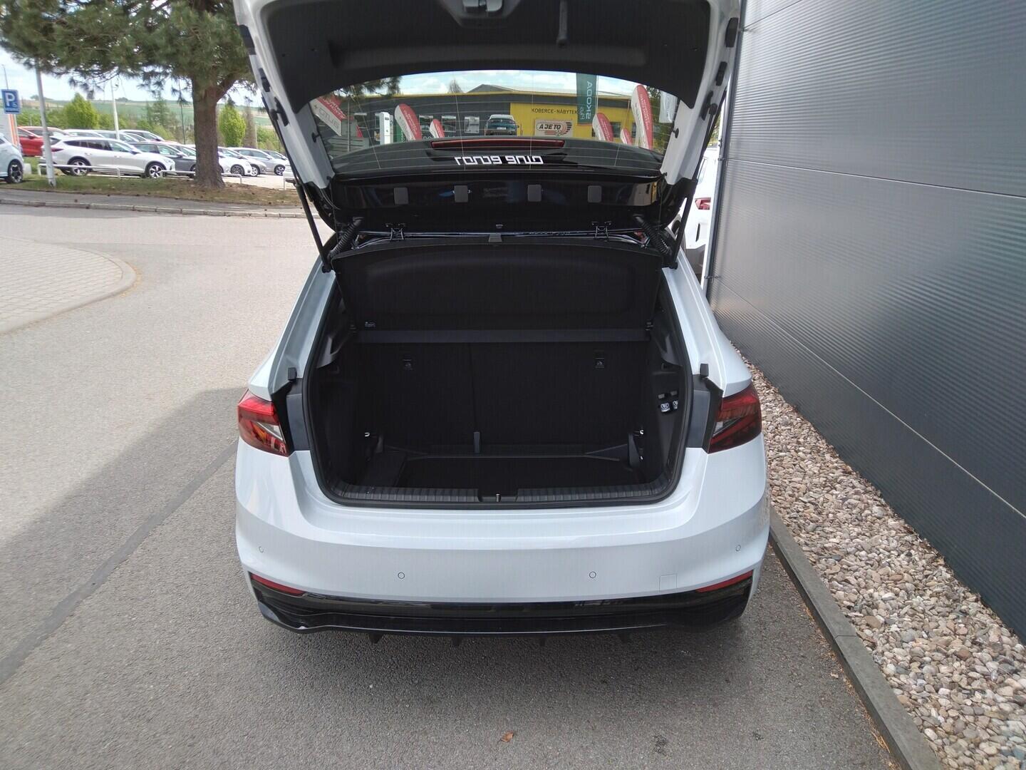 OM11001876_17.webp_Fabia Monte Carlo 1,0 TSI 85 kW