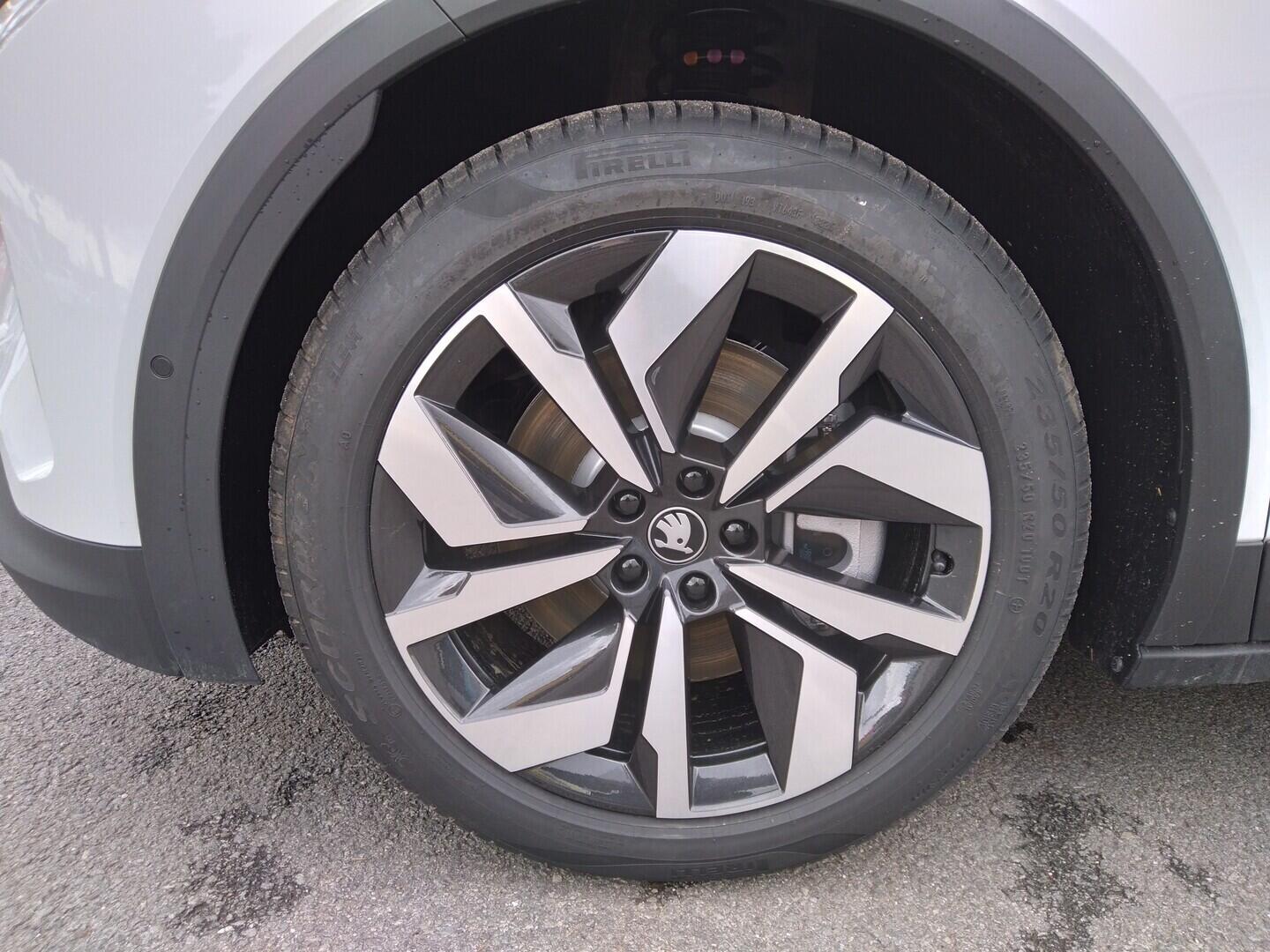 OM11001883_18.webp_Elroq Sportline 85 82 kWh 210 kW