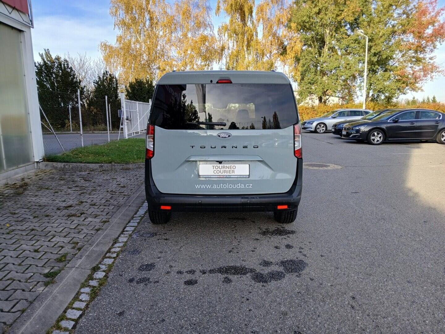 OM51000013_19.webp_Tourneo Courier Titanium 1,0 EcoBoost 92 kW