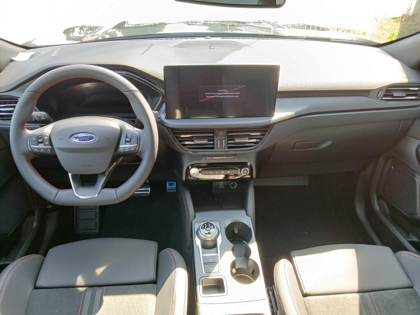 OM51000024_17.webp_Kuga ST-LINE X 2,5 Duratec Hybrid (HEV) 132 kW  OL za 4849,- bez DPH