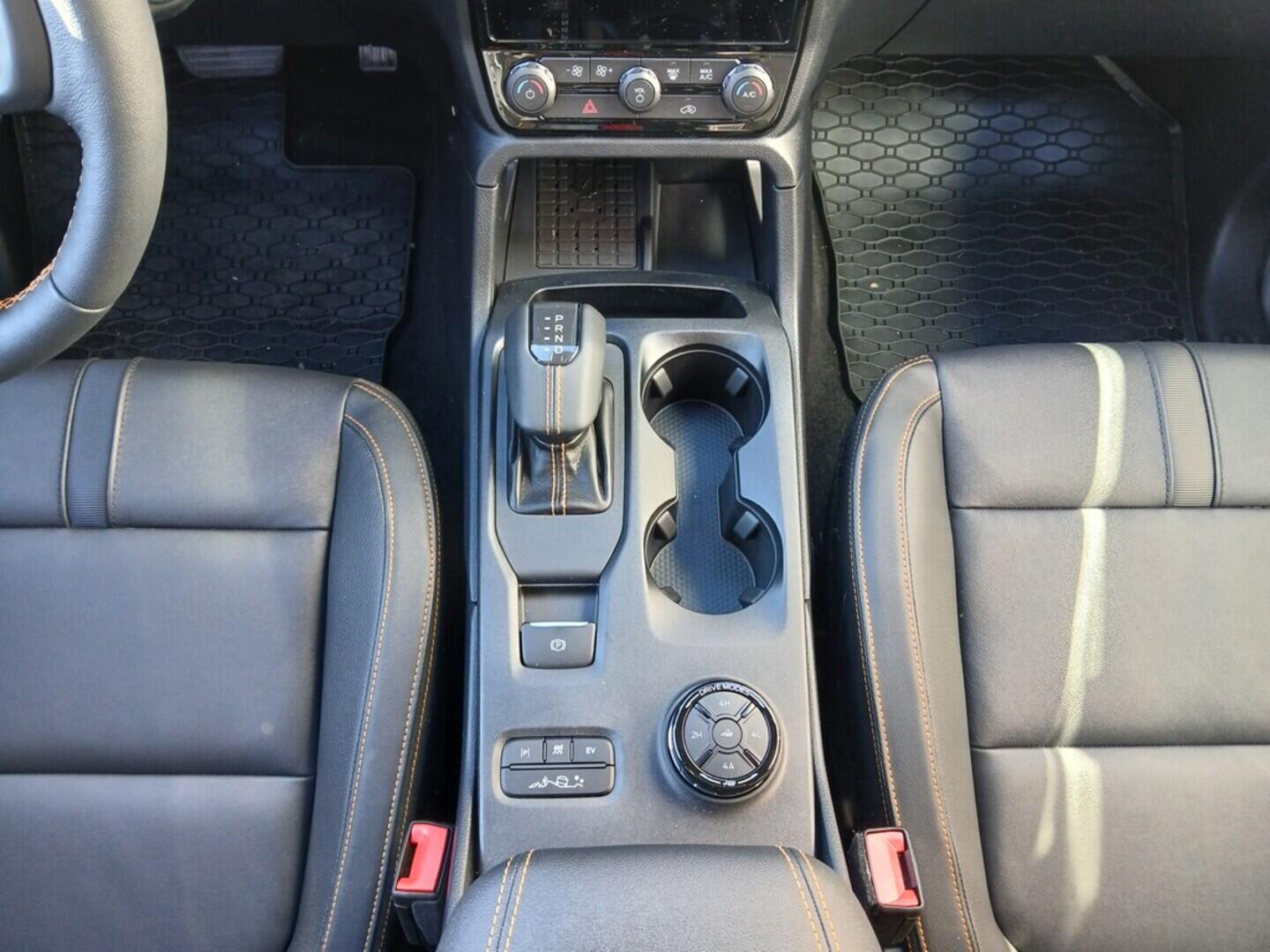 OM51000037_19.webp_Ranger Double Cab 2,3 EcoBoost Hybrid (PHEV) 205 kW