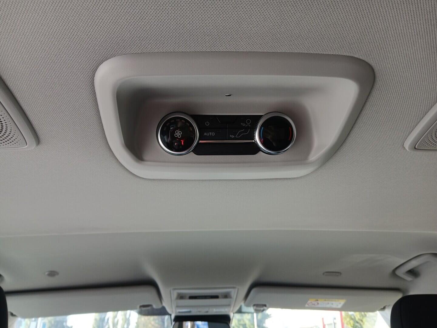 OM51000039_19.webp_Tourneo Custom V710 TITANIUM 320 L1 2,0 EcoBlue 170 k 125 kW