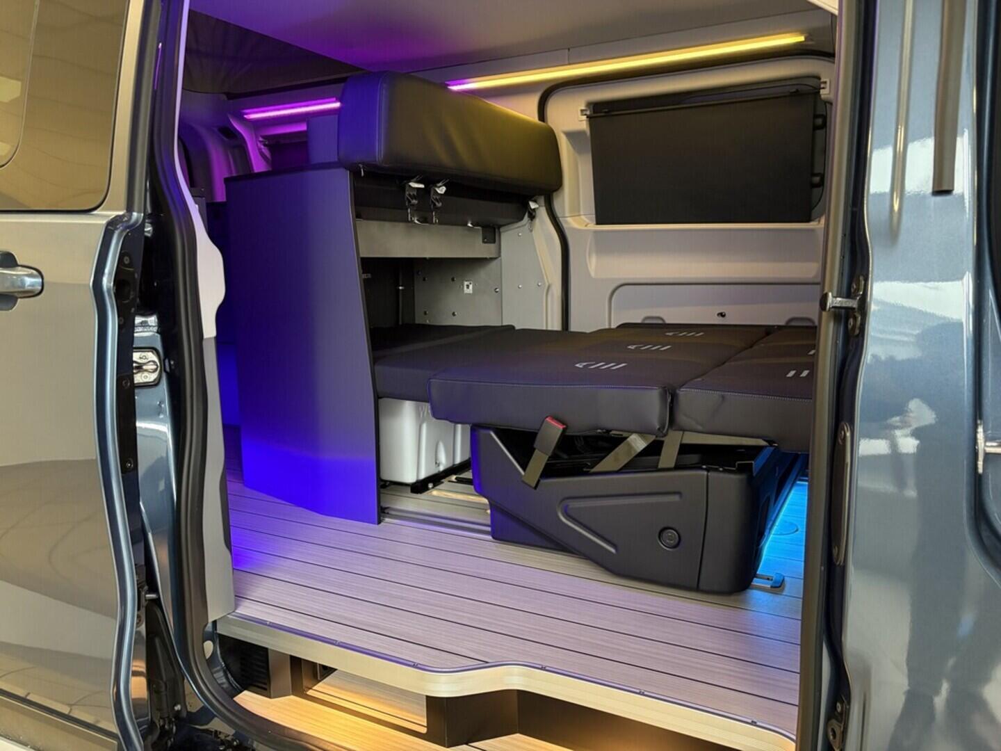 OM51000051_23.webp_Transit Custom Nugget V710 CAMPER 2,0 EcoBlue 125 kW  