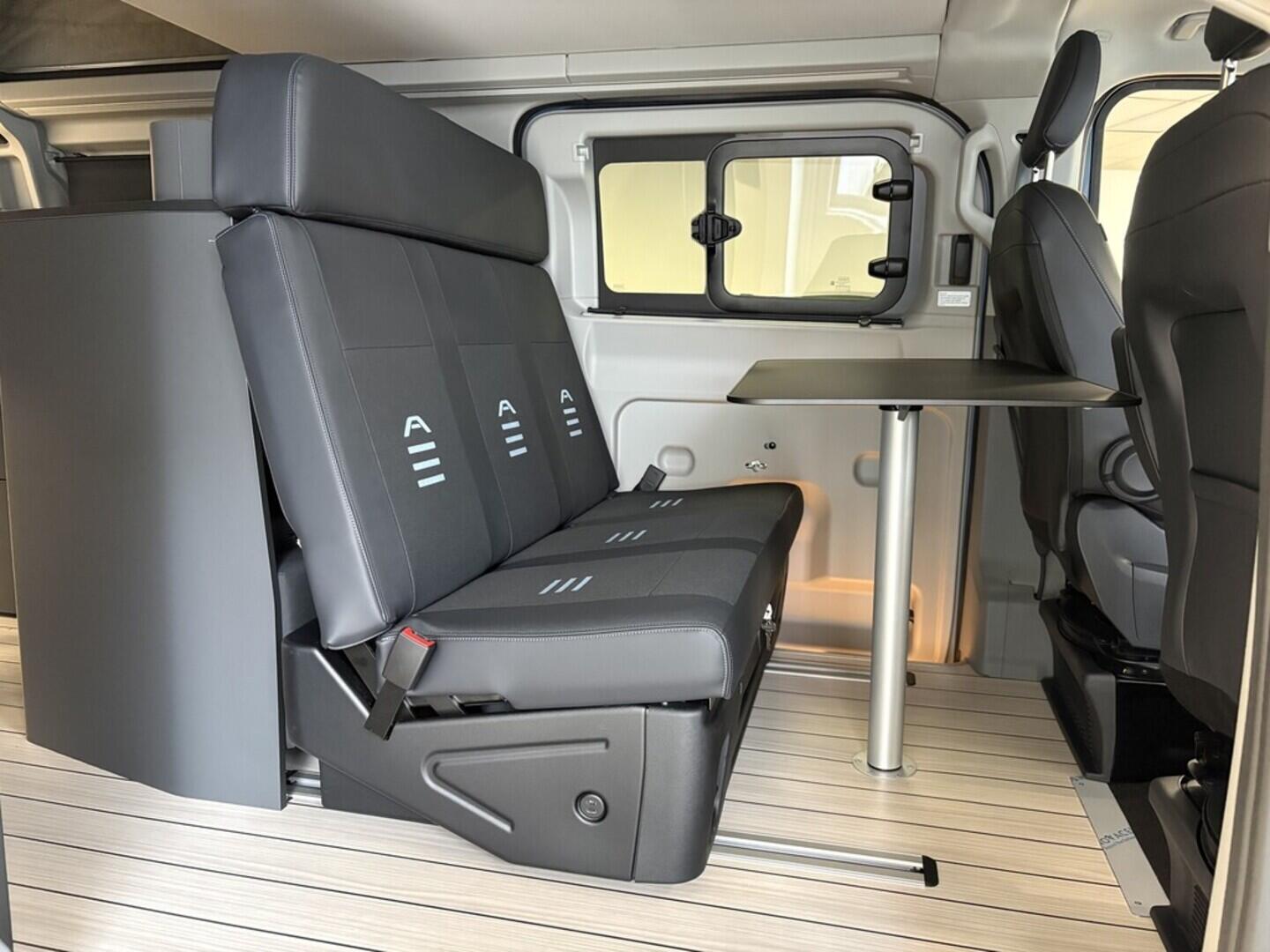 OM51000051_28.webp_Transit Custom Nugget V710 CAMPER 2,0 EcoBlue 125 kW  