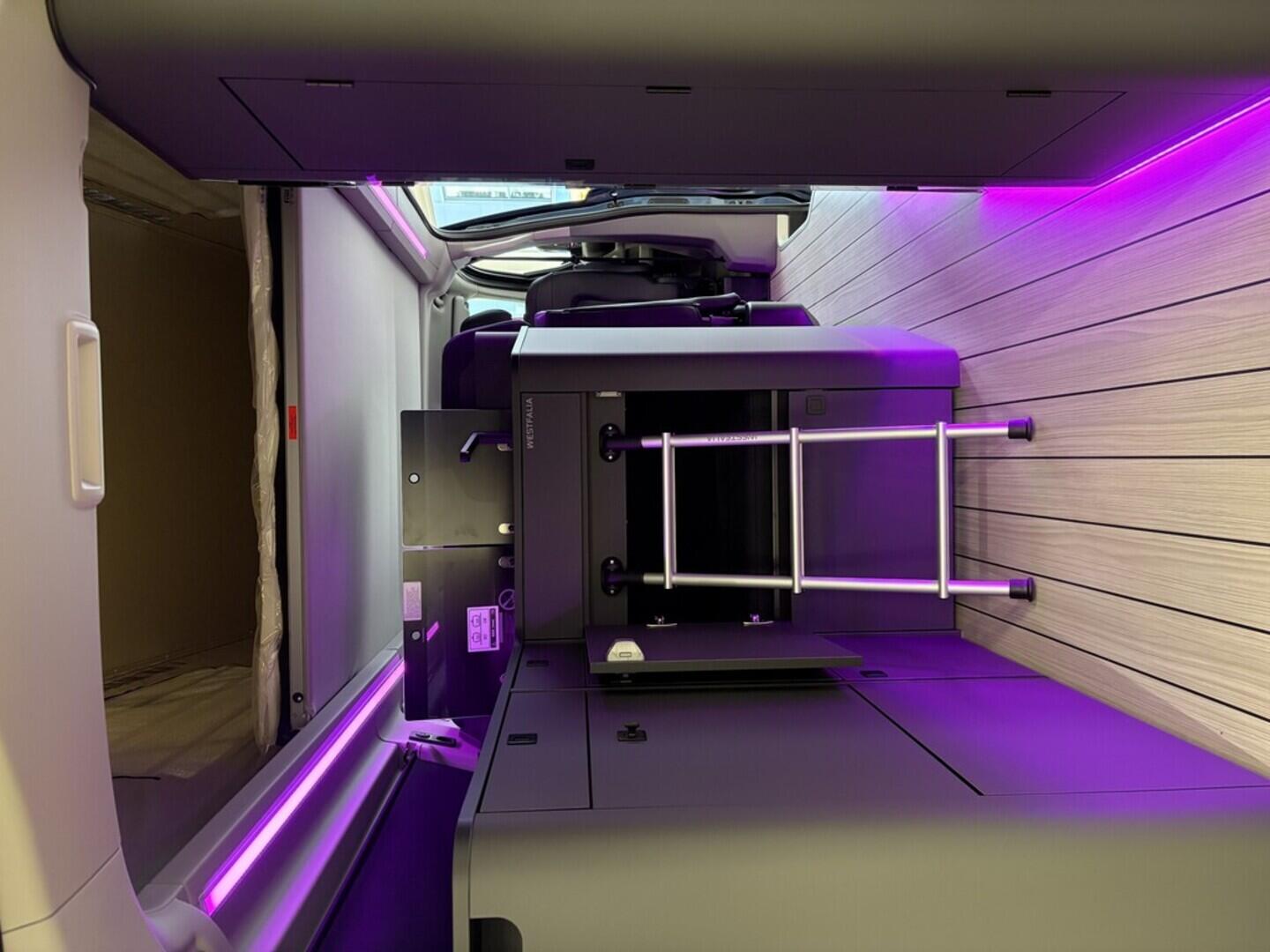 OM51000051_39.webp_Transit Custom Nugget V710 CAMPER 2,0 EcoBlue 125 kW  