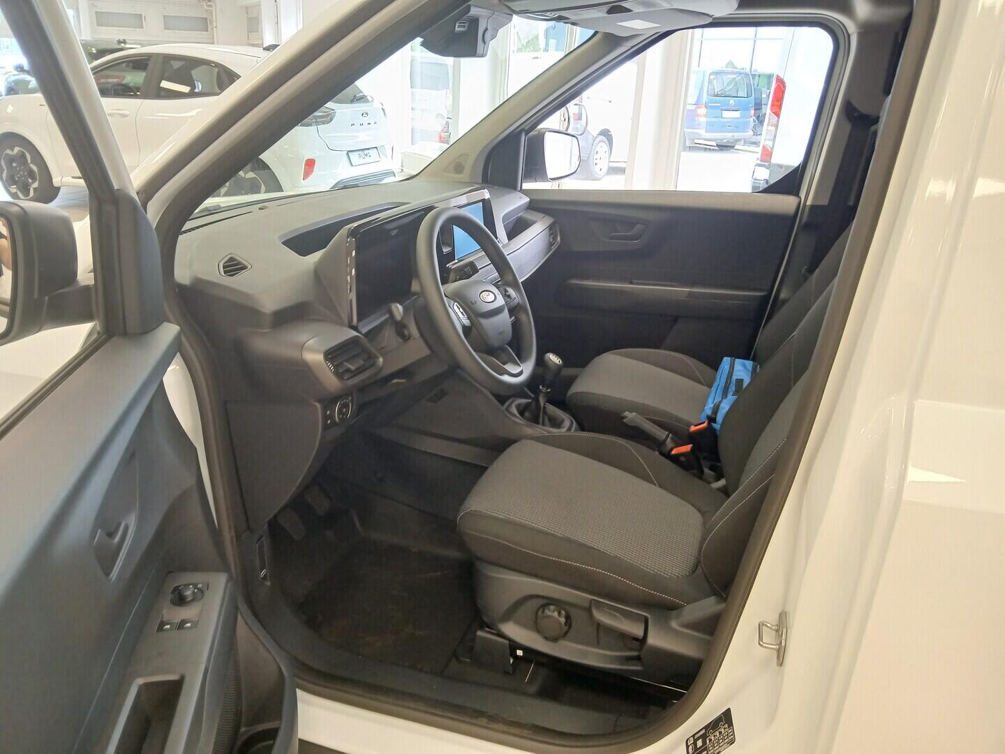 OM51000107_15.webp_Transit Courier V769 Van 1,5 EcoBlue 74 kW