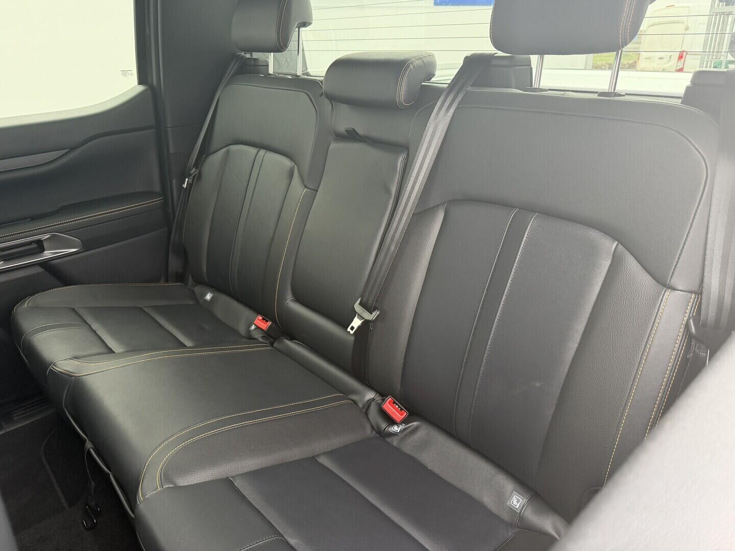 OM51000148_20.webp_Ranger Double Cab 2,3 EcoBoost Hybrid (PHEV) 205 kW