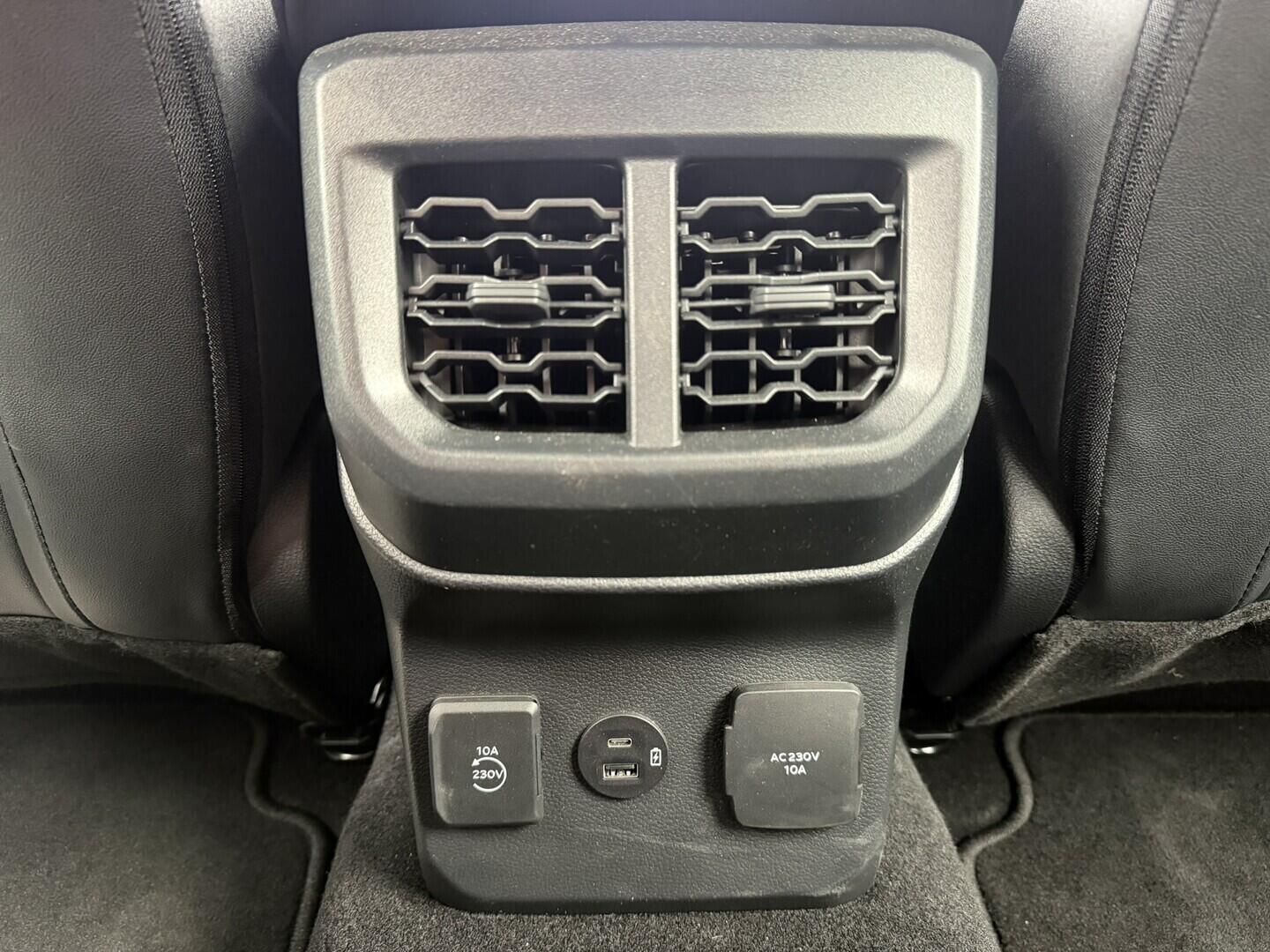 OM51000148_23.webp_Ranger Double Cab 2,3 EcoBoost Hybrid (PHEV) 205 kW
