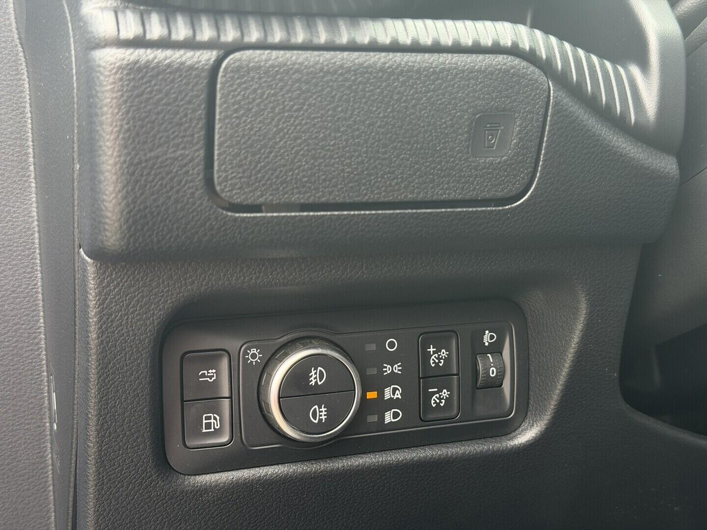 OM51000148_28.webp_Ranger Double Cab 2,3 EcoBoost Hybrid (PHEV) 205 kW