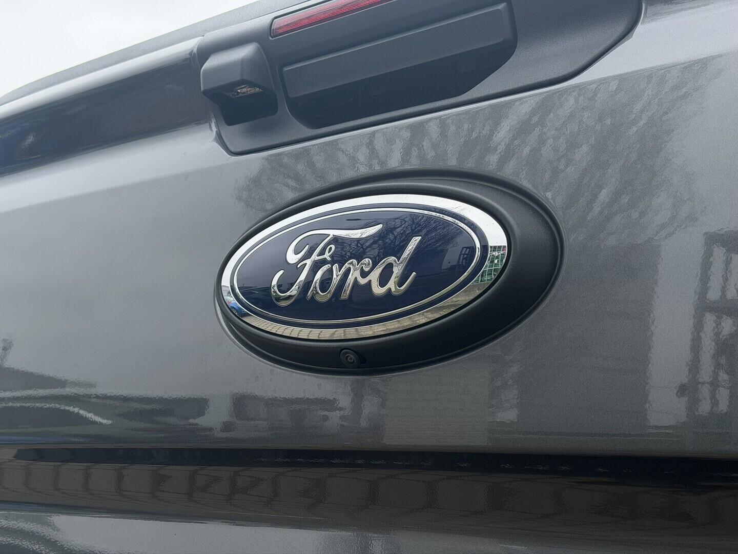 OM51000148_42.webp_Ranger Double Cab 2,3 EcoBoost Hybrid (PHEV) 205 kW