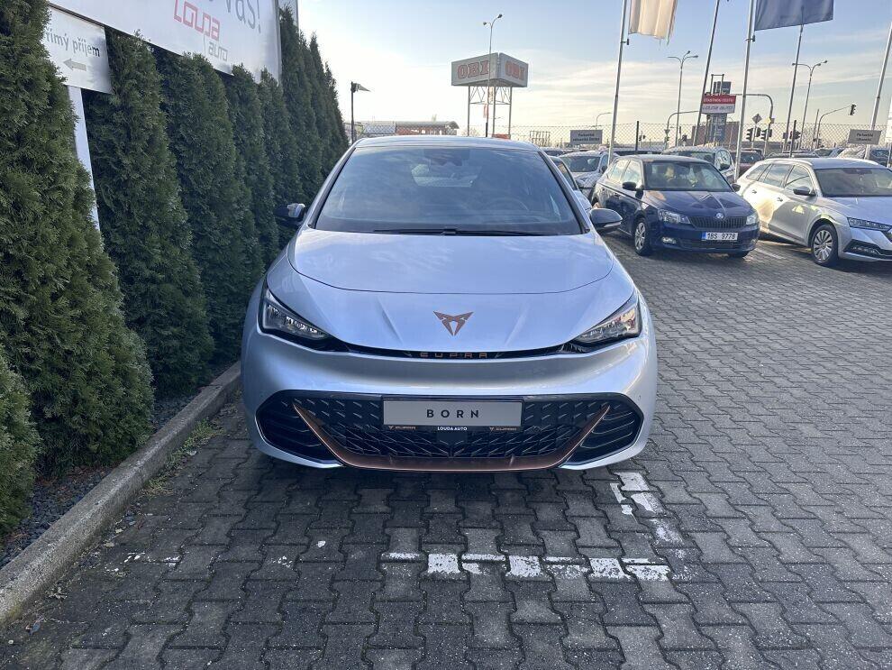 OM61000421_12.webp_Born e-Boost 77 kWh / 231k 170 kW  Head-up, Beats, el.sed., nast. tlumiče, nez.topení