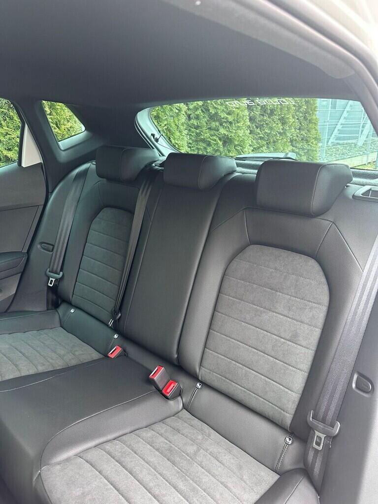 OM61000444_17.webp_Ibiza FR Black Edition 1.0 TSI 110k DSG 81 kW