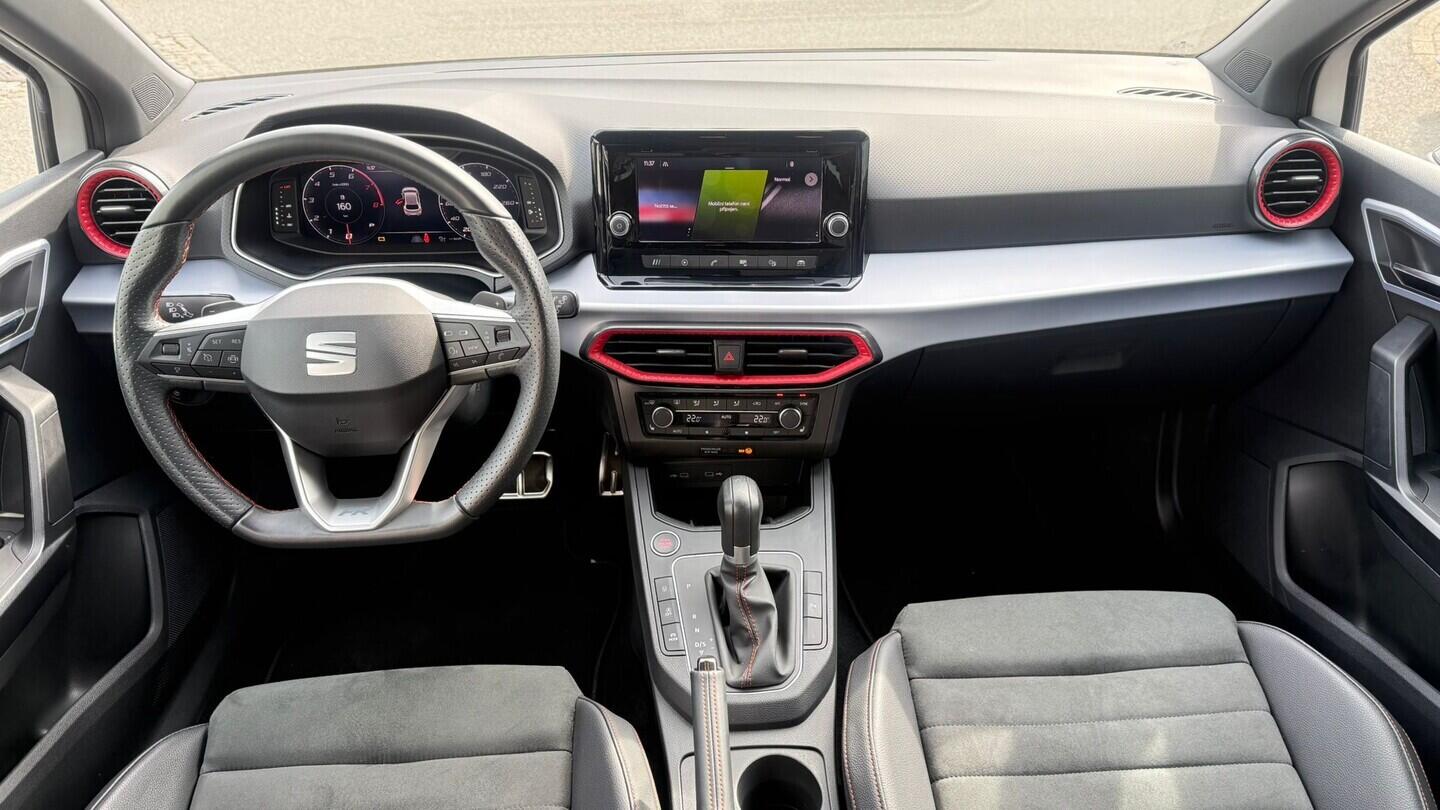 OM61000444_18.webp_Ibiza FR Black Edition 1.0 TSI 110k DSG 81 kW