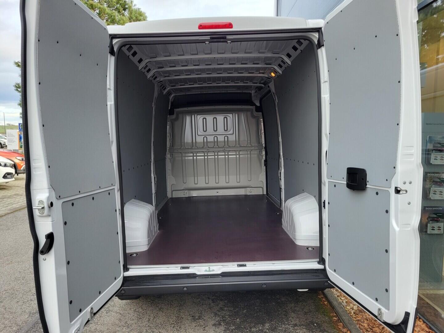 OM81000150_16.webp_Ducato Maxi 6°MT Van 3,5t L4H2 2,2 MTJ 180k 132 kW