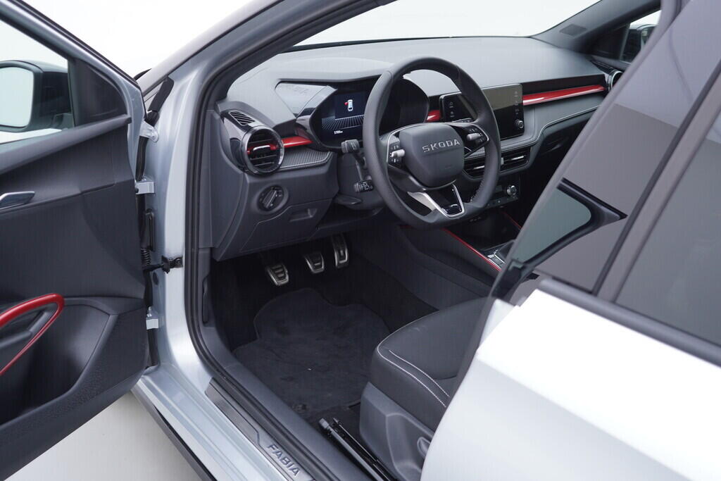 OV190V09860_18.webp_FABIA Monte Carlo 1.0 TSI 85 kW manuál, DPH