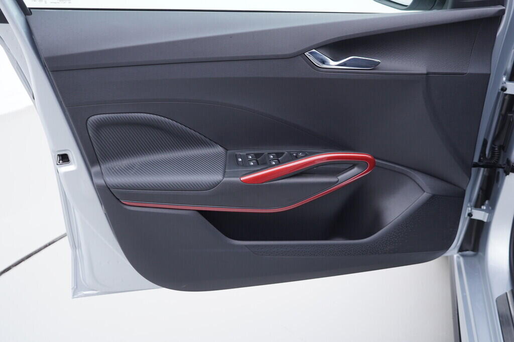 OV190V09860_19.webp_FABIA Monte Carlo 1.0 TSI 85 kW manuál, DPH