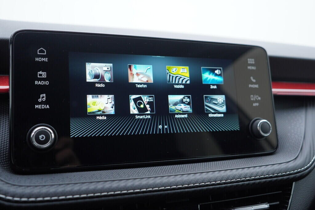 OV190V09860_28.webp_FABIA Monte Carlo 1.0 TSI 85 kW manuál, DPH