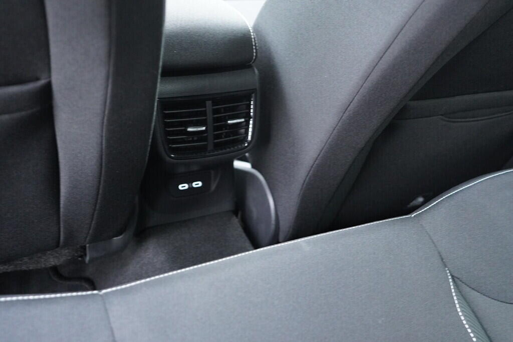 OV190V09860_35.webp_FABIA Monte Carlo 1.0 TSI 85 kW manuál, DPH