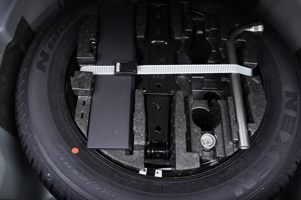 OV190V09860_38.webp_FABIA Monte Carlo 1.0 TSI 85 kW manuál, DPH