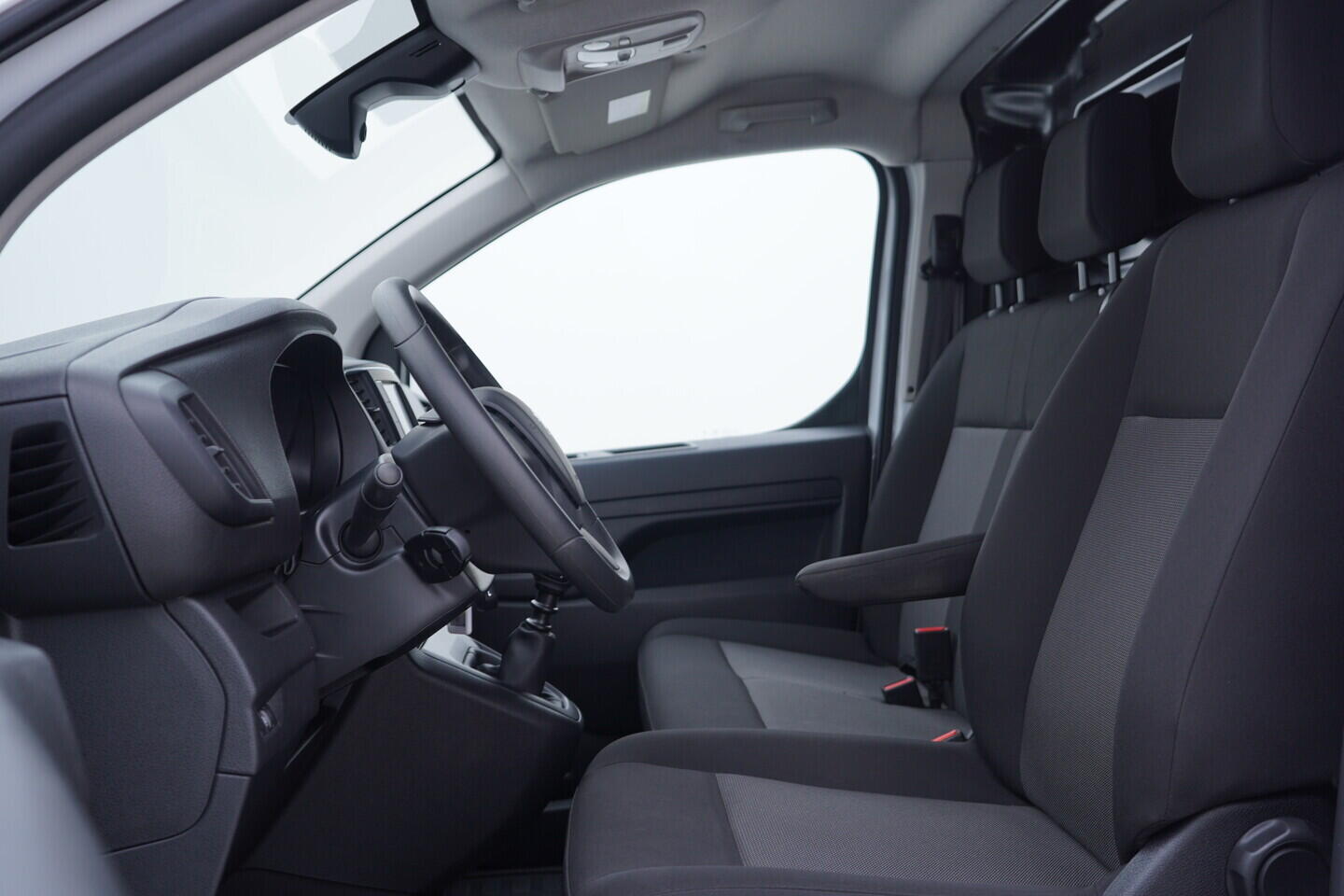 OV190V11238_22.webp_EXPERT  2.0 BlueHDI 145 106 kW manuál, DPH