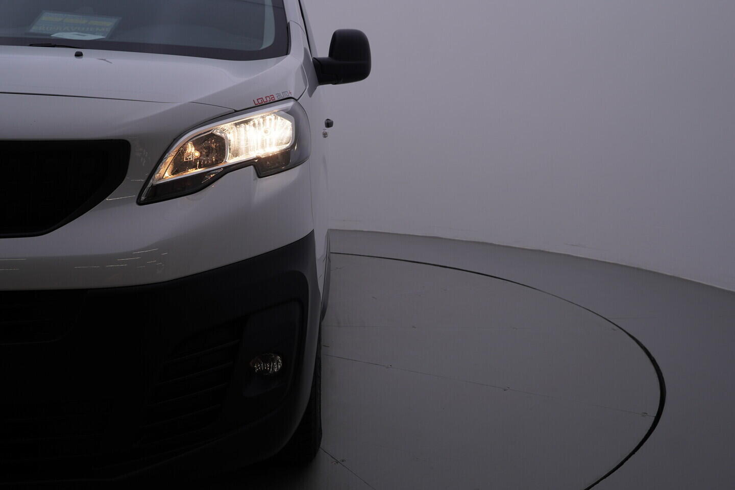 OV190V11238_37.webp_EXPERT  2.0 BlueHDI 145 106 kW manuál, DPH